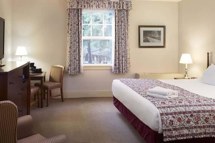 Room 2 of 55