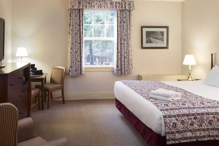 Room 2 of 55